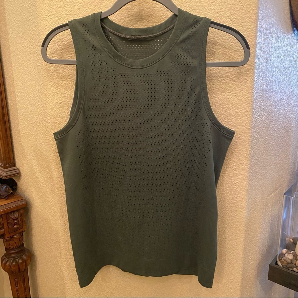 LULULEMON Women Olive Green Perforated Athletic Tank Top Size 8-10